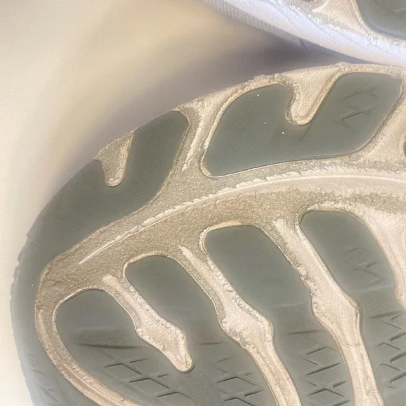 ASICS Women's Athletic Shoes in Light gray and Gold - Picture 8 of 9